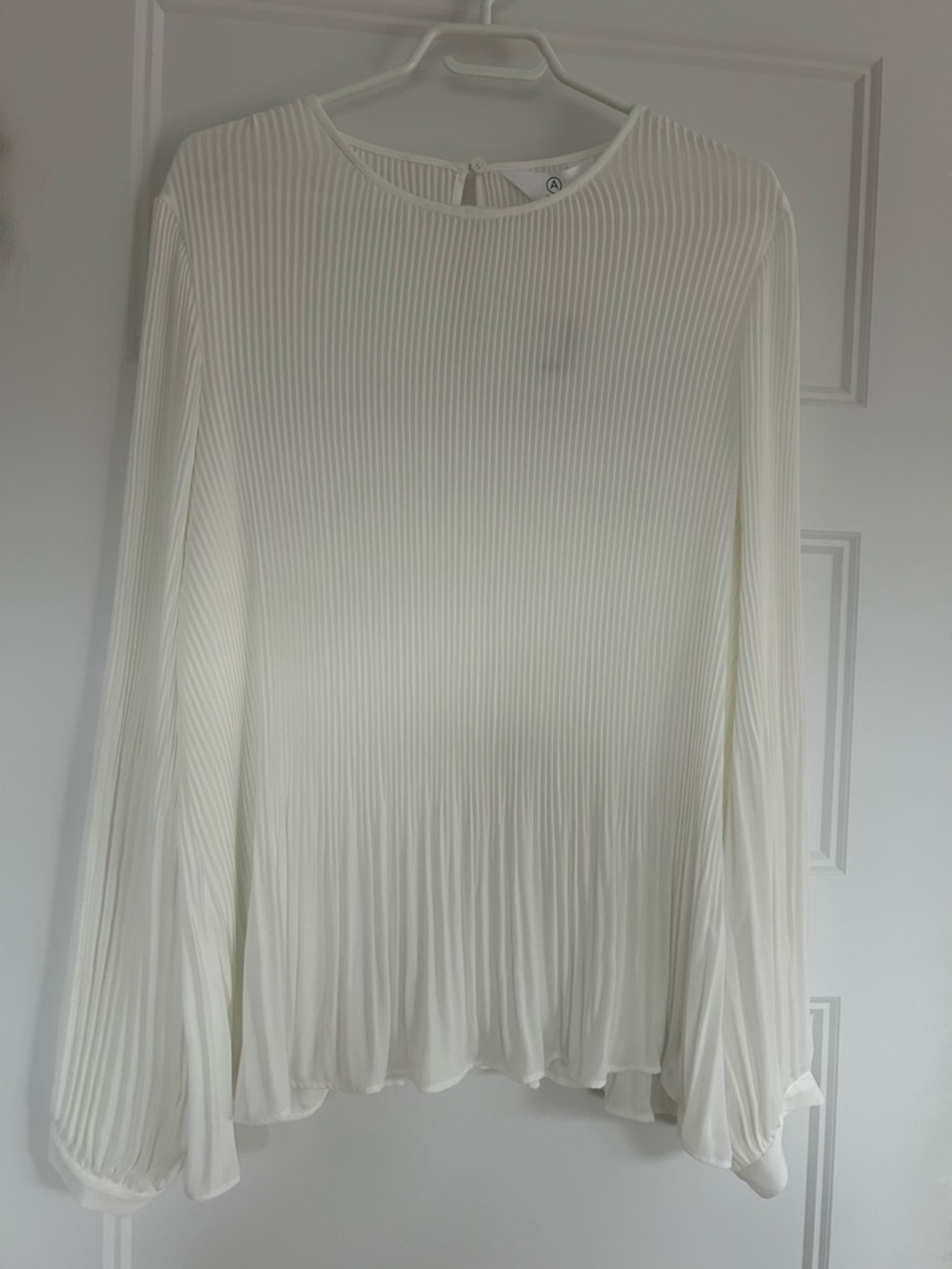 Women's Cream Pleated Long-Sleeve Blouse